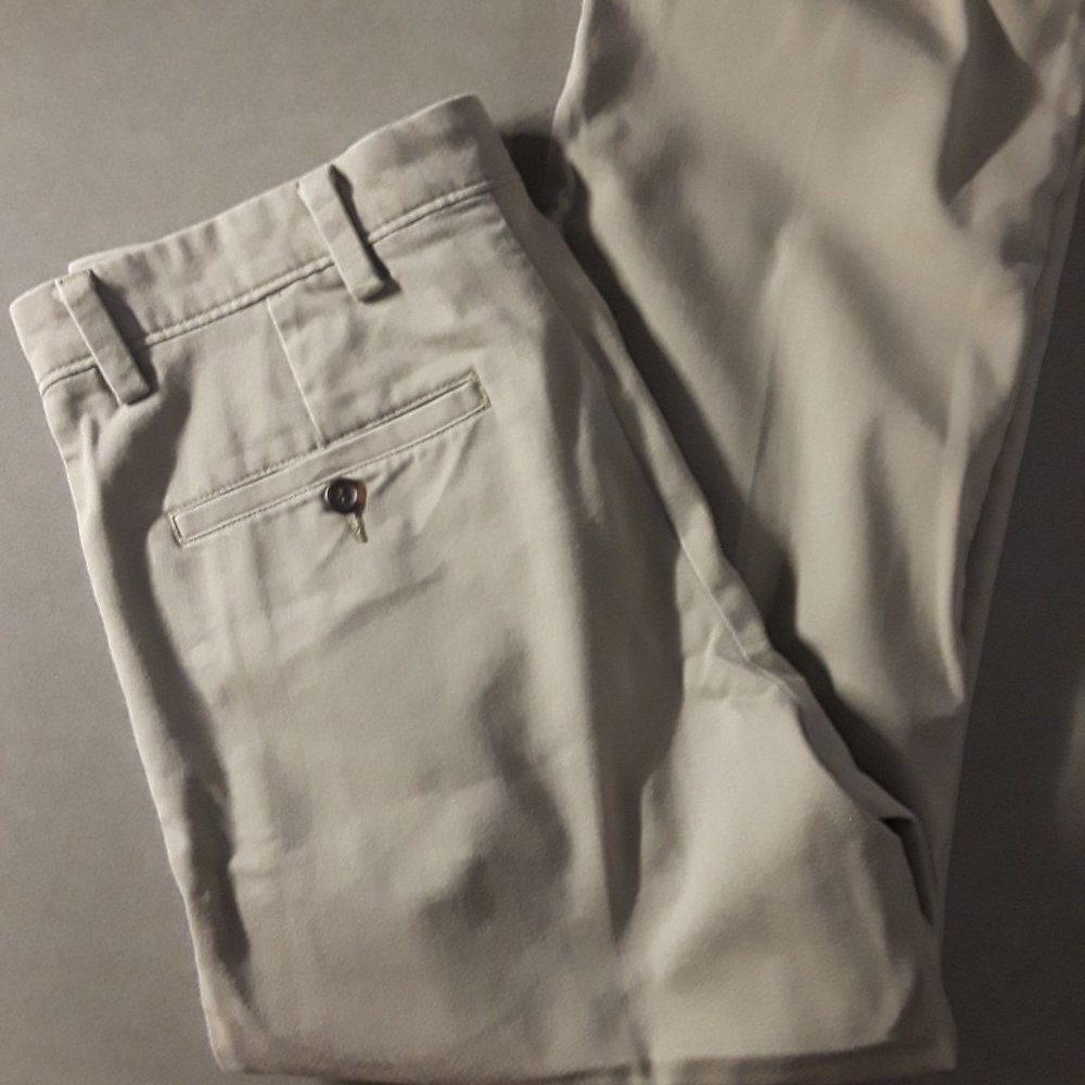 Dockers Khaki Pants 32 x 30